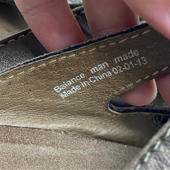 Dansko Women’s 41 Janie Bronze Leather Strappy Slip On Slide Sandals - Picture 8 of 8